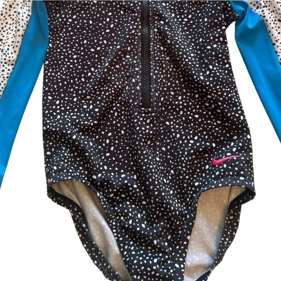 Nike Girls Rashguard Size Extra Small (6-7) - Picture 2 of 10